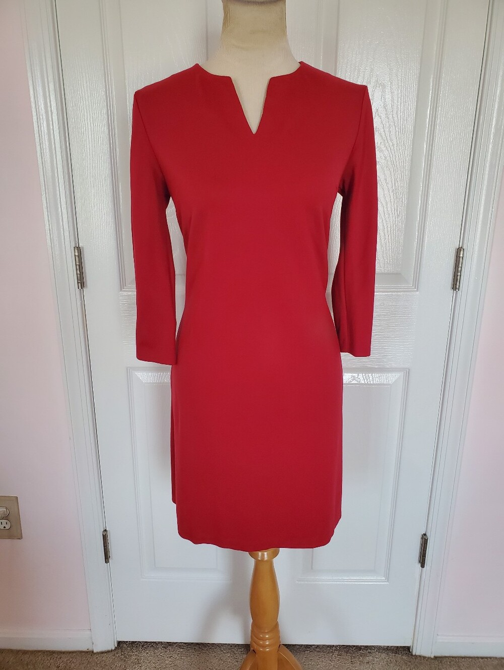J. MCLAUGHLIN Red V-Neck Shift Dress - Classic Women's Dress